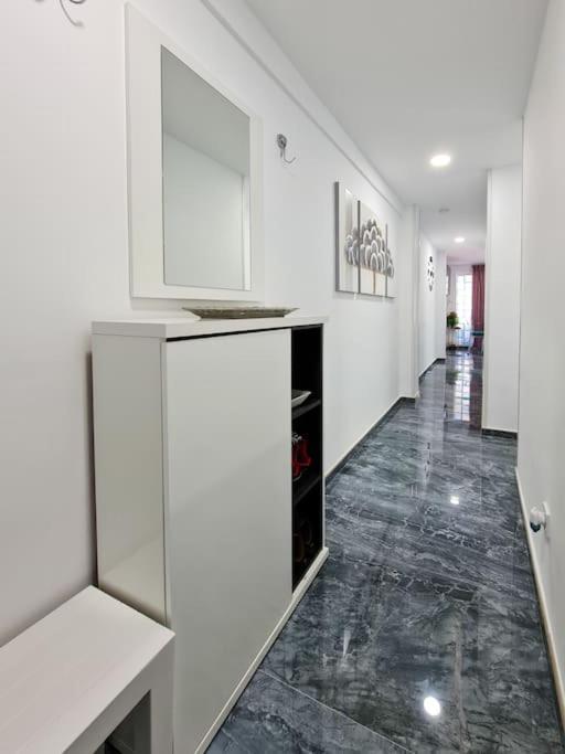 Modern Right In The Heart Of Appartement